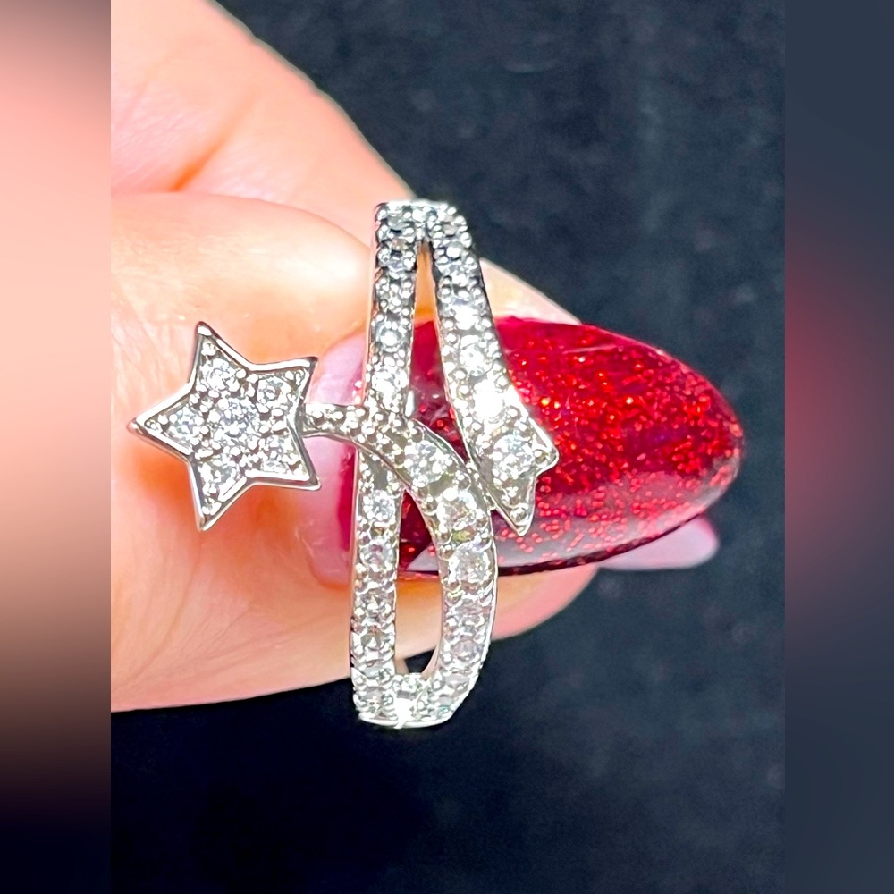💍⭐️WOW! This is a real one of a kind ring-like Wonder Woman/crown-925 Stamped
